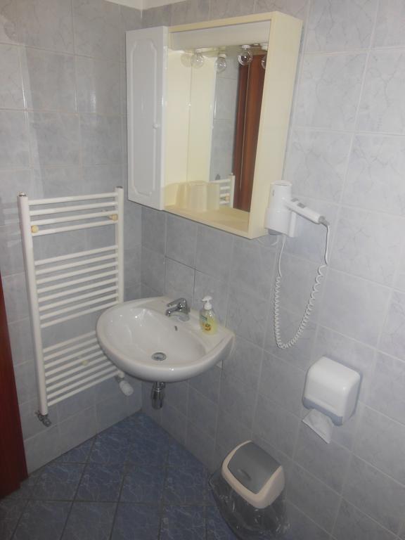 Hotel Pri Belokranjcu Novo Mesto Room photo